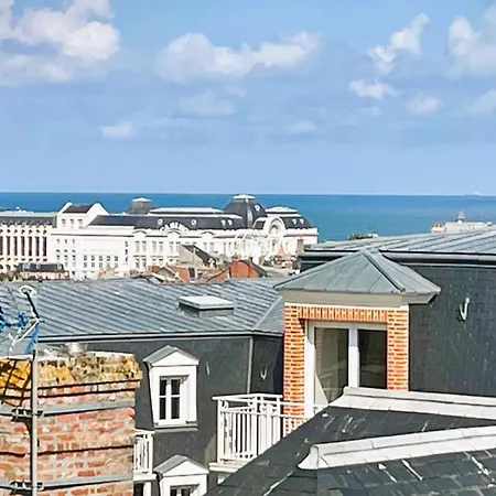 아파트 With Balcony